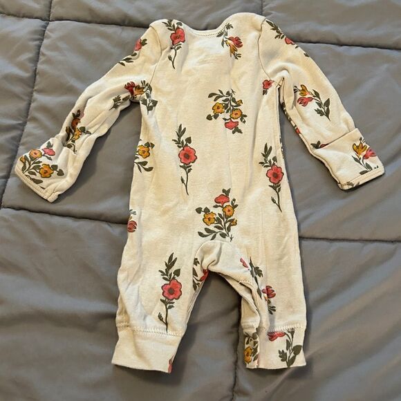 Newborn carters flower romper - Picture 2 of 2